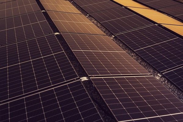 Panneau solaire photovoltaïque : réduit vos coûts et préservez l'avenir